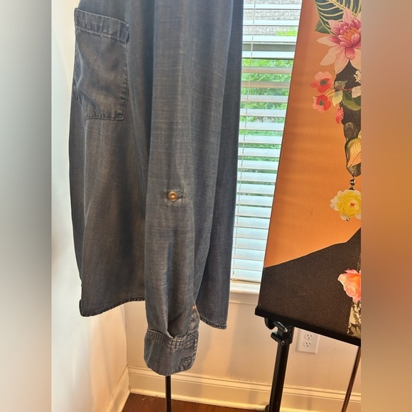 CHICO CLASSIC CHAMBRAY/DENIM LIGHTWEIGHT SHIRT Sz.3. Everyday wear, classic. - Picture 4 of 7